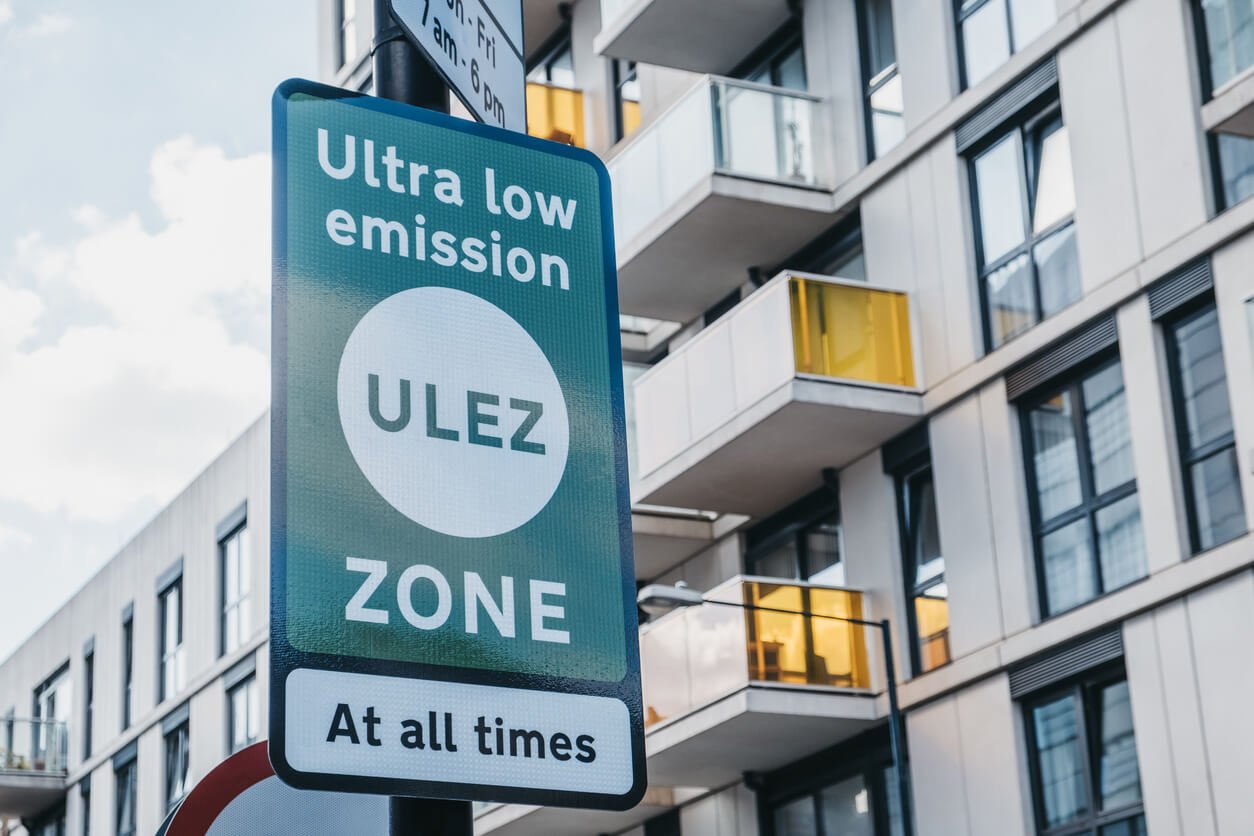 Ultra low emission zone (ULEZ) sign