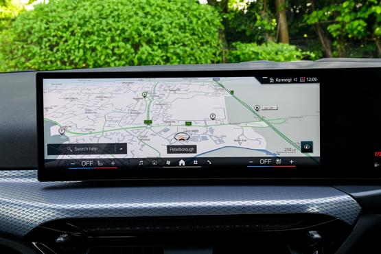 BMW 330e infotainment