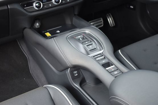Honda ZR-V gear selector