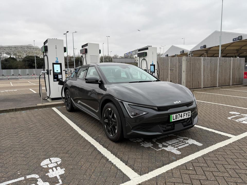 Kia EV6 Air charging
