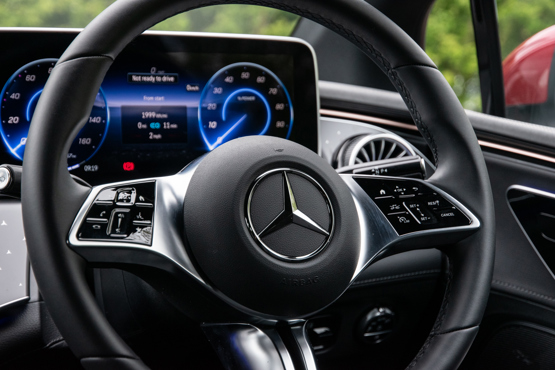 Mercedes EQE steering wheel
