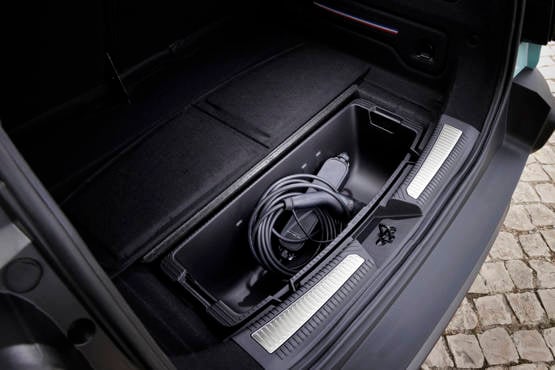 Renault 4 boot storage
