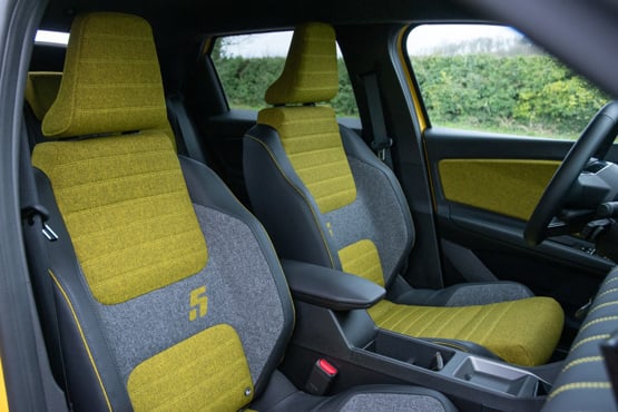 Renault 5 seats