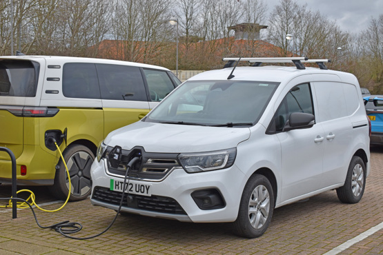 Renault Kangoo charging