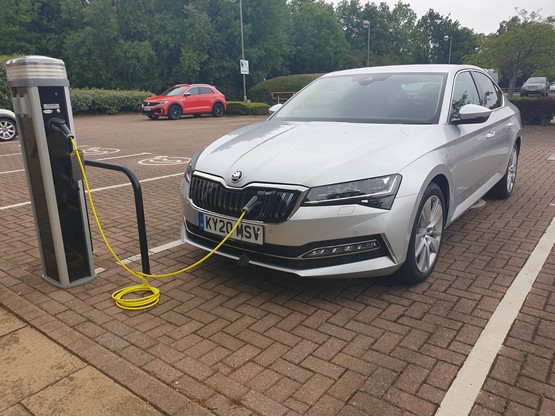 Skoda Superb iV charging