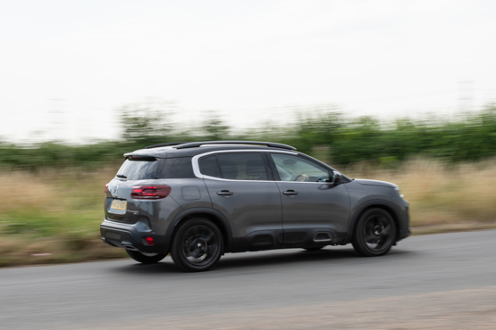 Citroen C5 Aircross driving