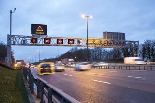 Red X above smart motorway