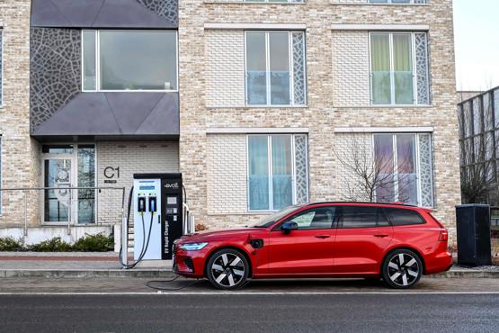 VOlvo V60 plugged in