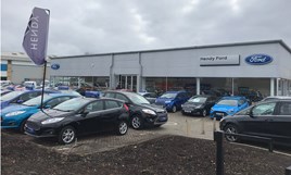 Hendy has expanded its Crawley operations with a new Ford car showroom and a Transit centre.