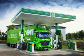 Wren Kitchens truck at BP fuel station